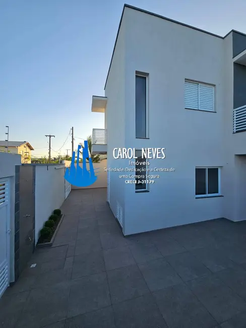 Foto 2 de Sobrado com 4 quartos à venda, 123m2 em Itanhaem - SP