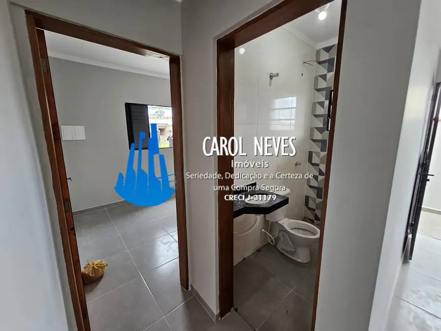 Foto 9 de Casa com 2 quartos à venda, 60m2 em Mongagua - SP