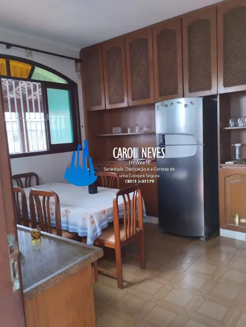 Casa com 6 quartos à venda e para alugar, 180m2 em Mongagua - SP - imagem 4 Foto 4 de Casa com 6 quartos à venda e para alugar, 180m2 em Mongagua - SP