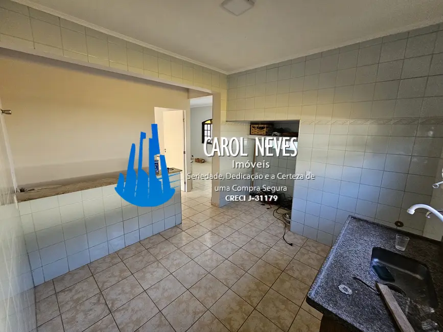 Foto 8 de Casa com 3 quartos à venda, 300m2 em Mongagua - SP