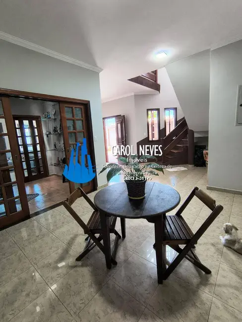 Foto 3 de Sobrado com 3 quartos à venda, 230m2 em Mongagua - SP