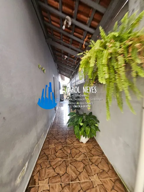 Foto 2 de Casa com 2 quartos à venda, 90m2 em Mongagua - SP