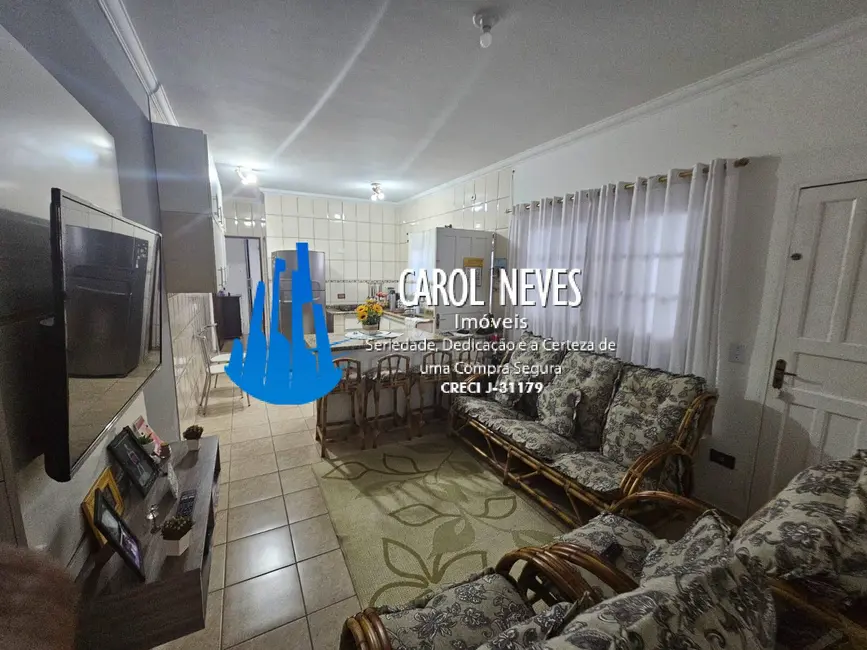 Foto 4 de Casa com 2 quartos à venda, 90m2 em Mongagua - SP