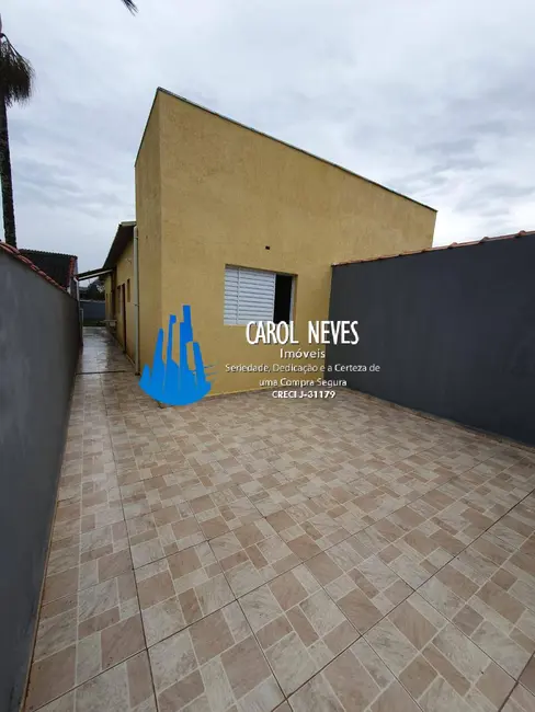 Foto 2 de Casa com 2 quartos à venda, 57m2 em Itanhaem - SP