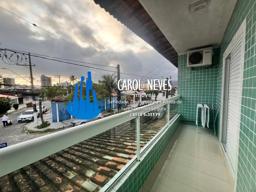 Foto 2 de Sobrado com 2 quartos à venda, 133m2 em Maracanã, Praia Grande - SP