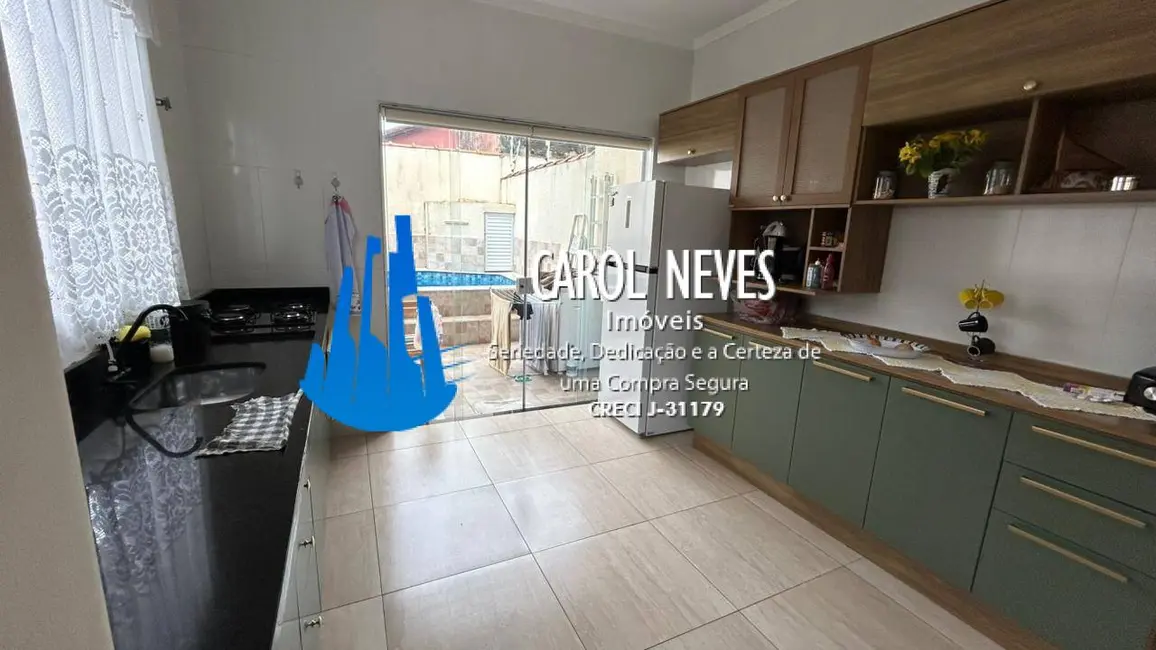 Foto 4 de Casa com 2 quartos à venda, 63m2 em Mongagua - SP