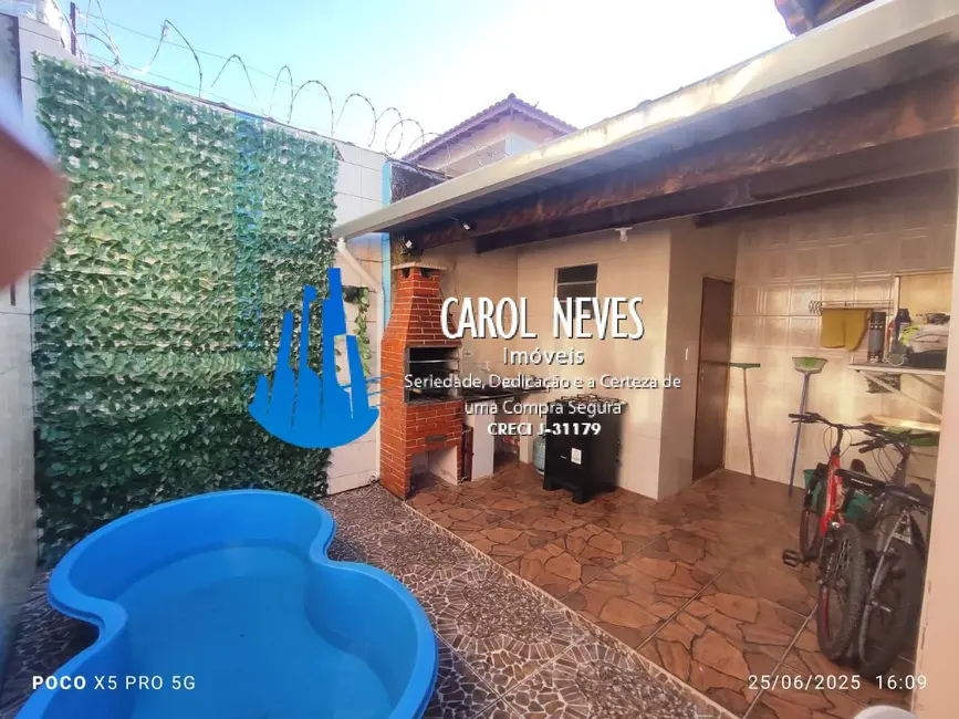 Foto 9 de Casa com 2 quartos à venda, 60m2 em Mongagua - SP