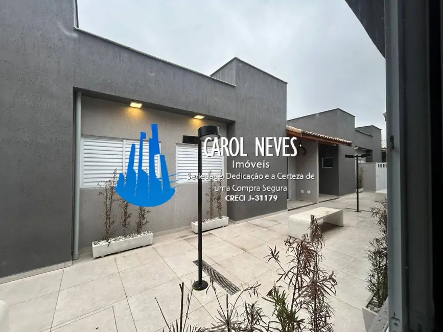 Foto 2 de Casa com 2 quartos à venda, 51m2 em Itanhaem - SP