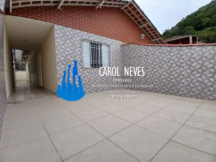 Foto 2 de Casa com 2 quartos à venda, 75m2 em Mongagua - SP