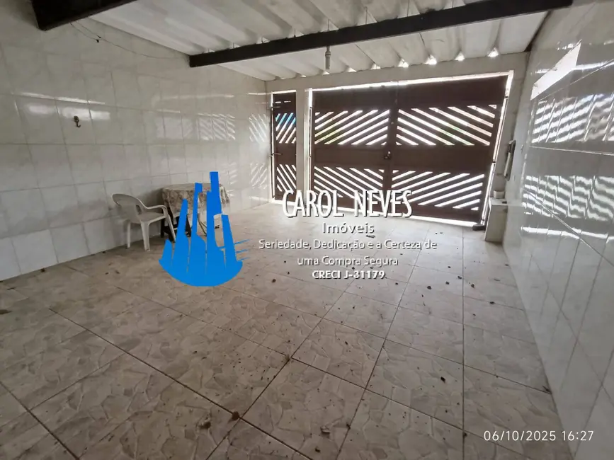 Foto 2 de Casa com 2 quartos à venda, 75m2 em Mongagua - SP