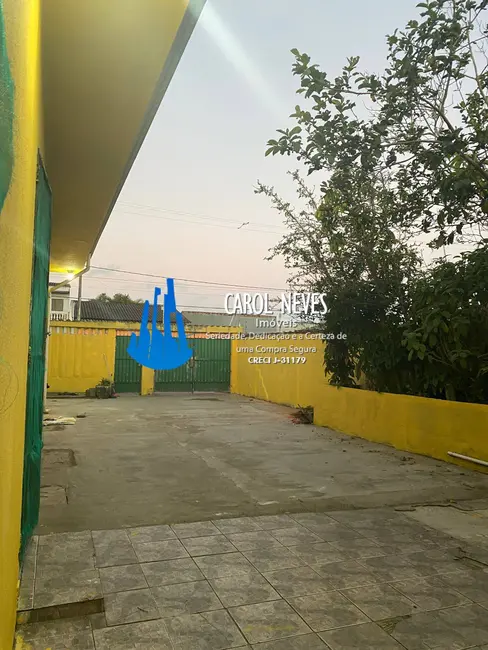 Foto 2 de Casa com 2 quartos à venda, 66m2 em Itanhaem - SP