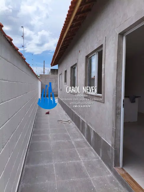 Foto 2 de Casa com 2 quartos à venda, 65m2 em Itanhaem - SP