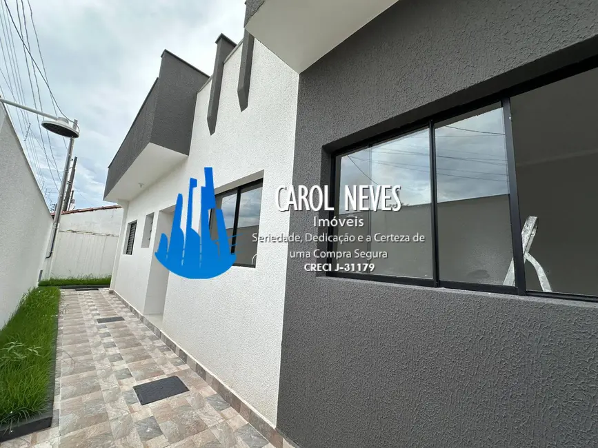 Foto 2 de Casa com 2 quartos à venda, 61m2 em Mongagua - SP