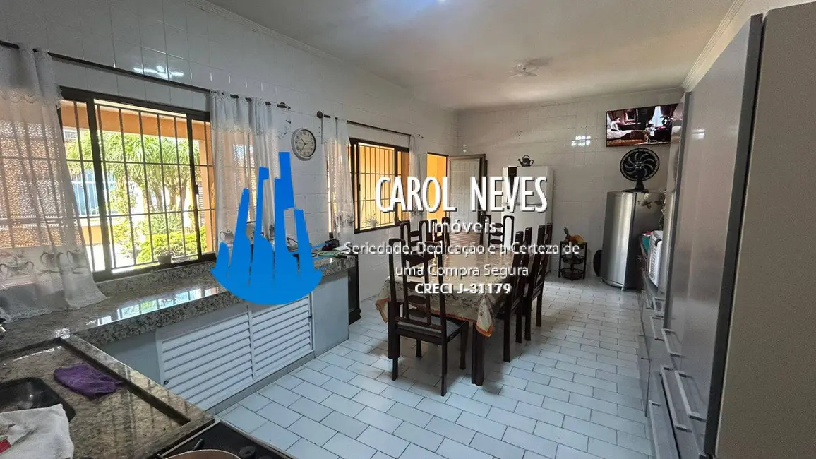 Foto 8 de Sobrado com 3 quartos à venda, 260m2 em Itanhaem - SP