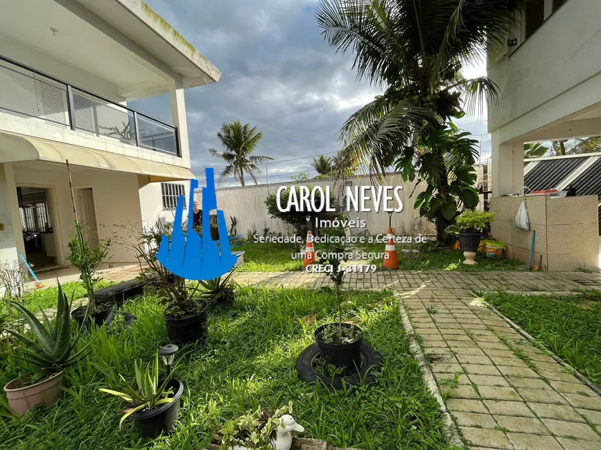 Foto 2 de Sobrado com 5 quartos à venda, 377m2 em Itanhaem - SP