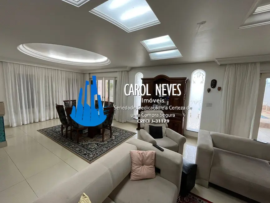 Foto 3 de Sobrado com 5 quartos à venda, 377m2 em Itanhaem - SP