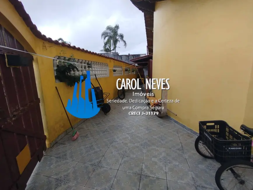 Foto 2 de Casa com 2 quartos à venda, 75m2 em Mongagua - SP