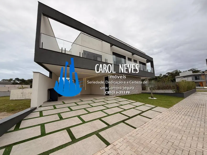 Foto 3 de Casa com 6 quartos à venda, 291m2 em Peruibe - SP