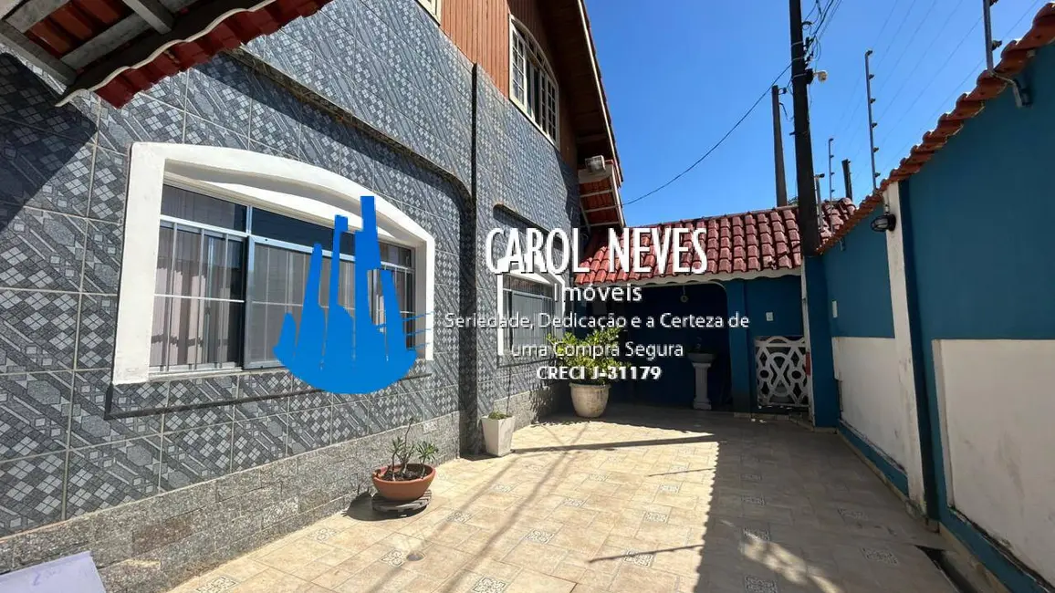 Foto 2 de Sobrado com 4 quartos à venda, 240m2 em Itanhaem - SP