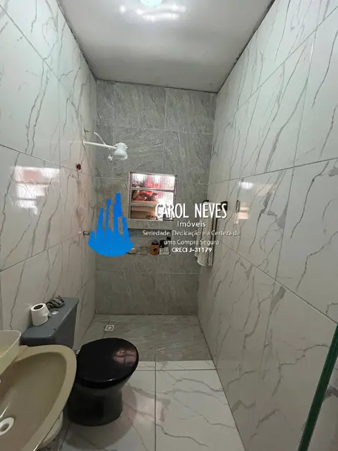 Foto 9 de Casa com 2 quartos à venda, 60m2 em Mongagua - SP