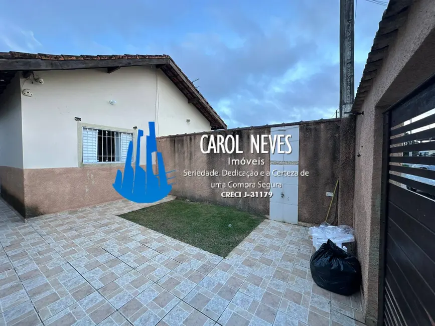 Foto 2 de Casa com 2 quartos à venda, 60m2 em Itanhaem - SP