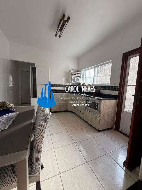 Foto 9 de Casa com 2 quartos à venda, 60m2 em Mongagua - SP