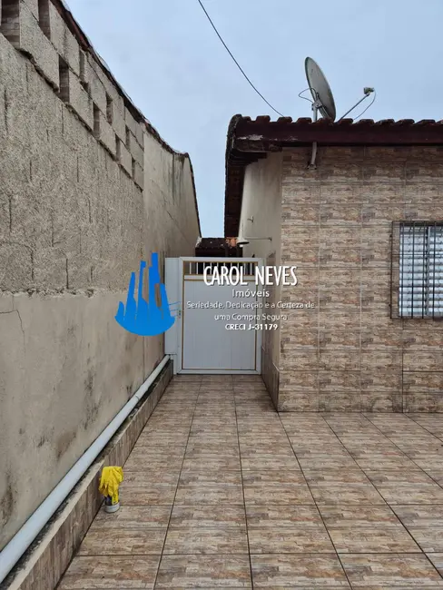 Foto 2 de Casa com 2 quartos à venda, 64m2 em Mongagua - SP