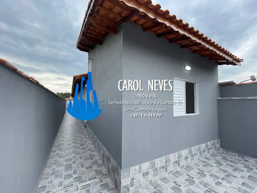Foto 2 de Casa com 2 quartos à venda, 74m2 em Mongagua - SP