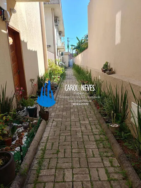 Foto 2 de Casa com 2 quartos à venda, 78m2 em Itanhaem - SP