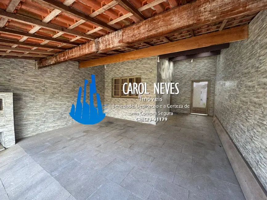 Foto 2 de Casa com 2 quartos à venda, 126m2 em Mongagua - SP