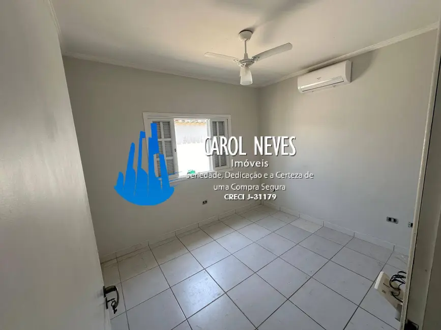 Foto 9 de Casa com 2 quartos à venda, 130m2 em Itanhaem - SP