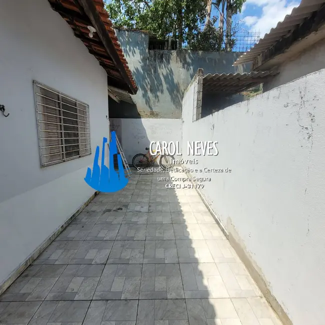 Foto 4 de Casa com 2 quartos à venda, 132m2 em Mongagua - SP