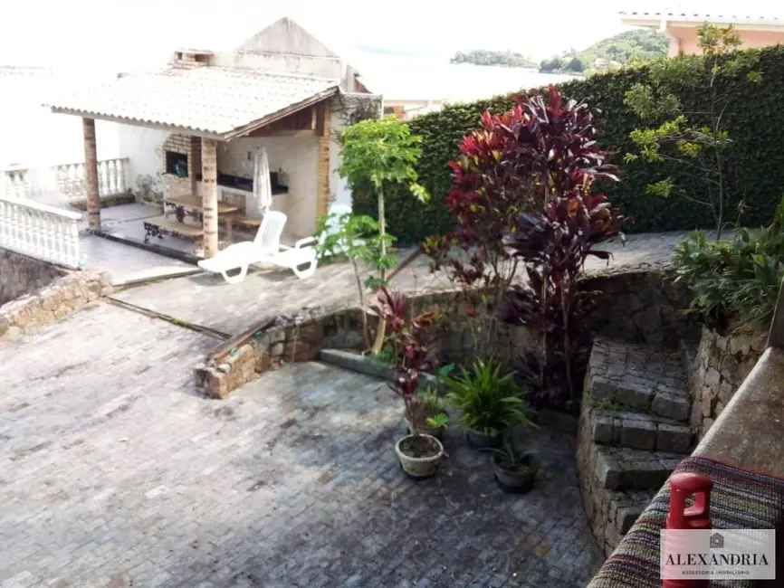 Casa com 5 quartos à venda, 400m2 em Sambaqui, Florianopolis - SC - imagem 3 Foto 3 de Casa com 5 quartos à venda, 400m2 em Sambaqui, Florianopolis - SC