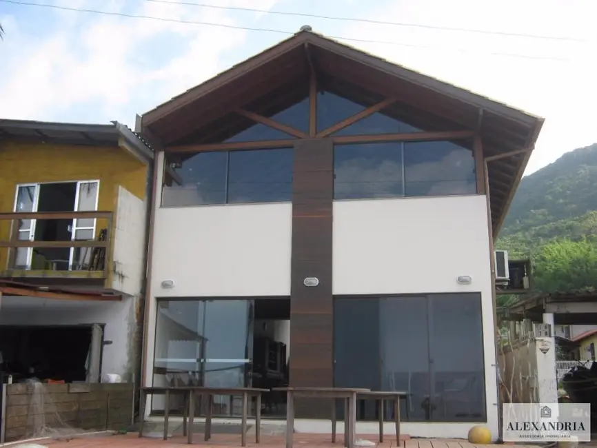 Foto 15 de Casa à venda em Sambaqui, Florianopolis - SC