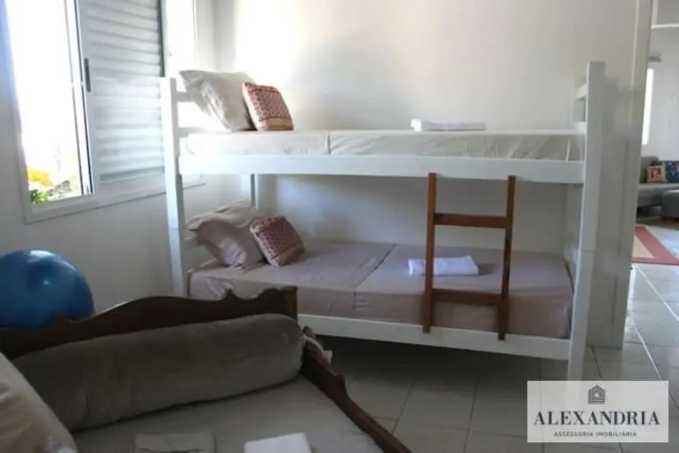 Foto 2 de Casa com 2 quartos à venda, 105m2 em Sambaqui, Florianopolis - SC