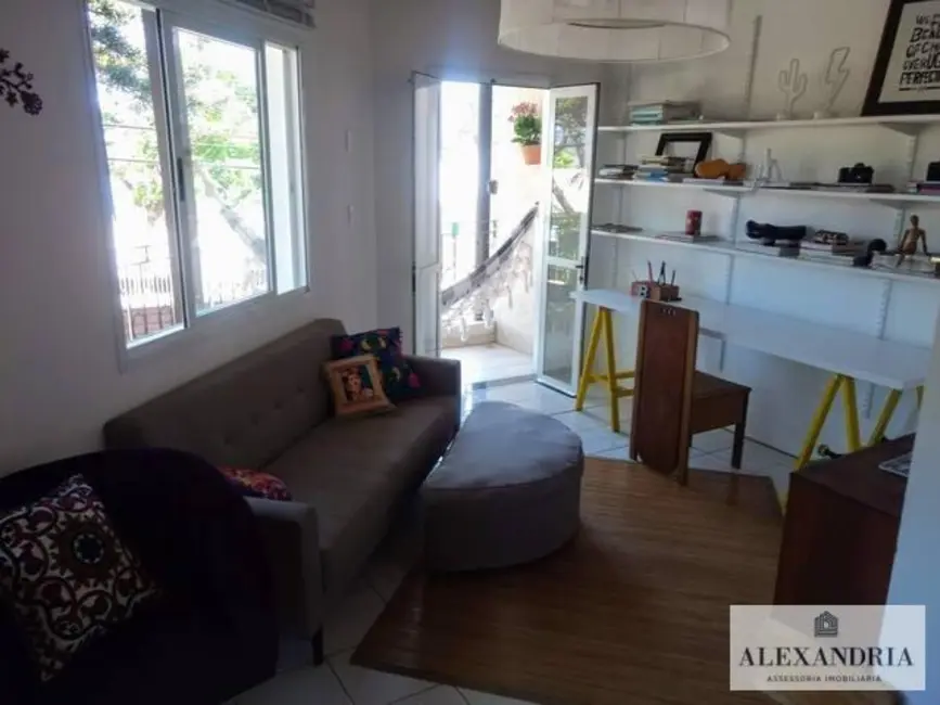 Foto 9 de Casa com 2 quartos à venda, 105m2 em Sambaqui, Florianopolis - SC