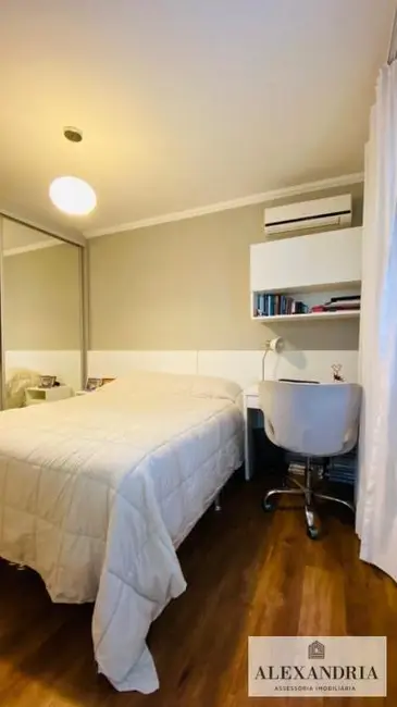 Apartamento com 4 quartos à venda, 230m2 em Centro, Florianopolis - SC - imagem 2 Foto 2 de Apartamento com 4 quartos à venda, 230m2 em Centro, Florianopolis - SC