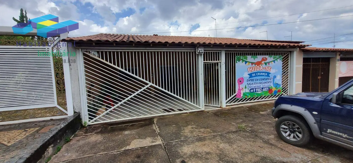 Casa com 2 quartos à venda, 350m2 em Taguatinga - DF - imagem 1 Foto 1 de Casa com 2 quartos à venda, 350m2 em Taguatinga - DF