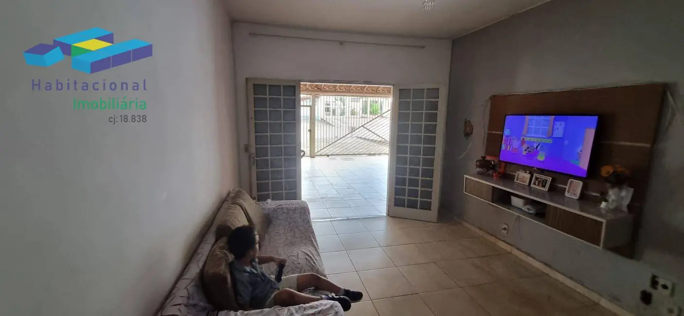 Casa com 2 quartos à venda, 350m2 em Taguatinga - DF - imagem 4 Foto 4 de Casa com 2 quartos à venda, 350m2 em Taguatinga - DF