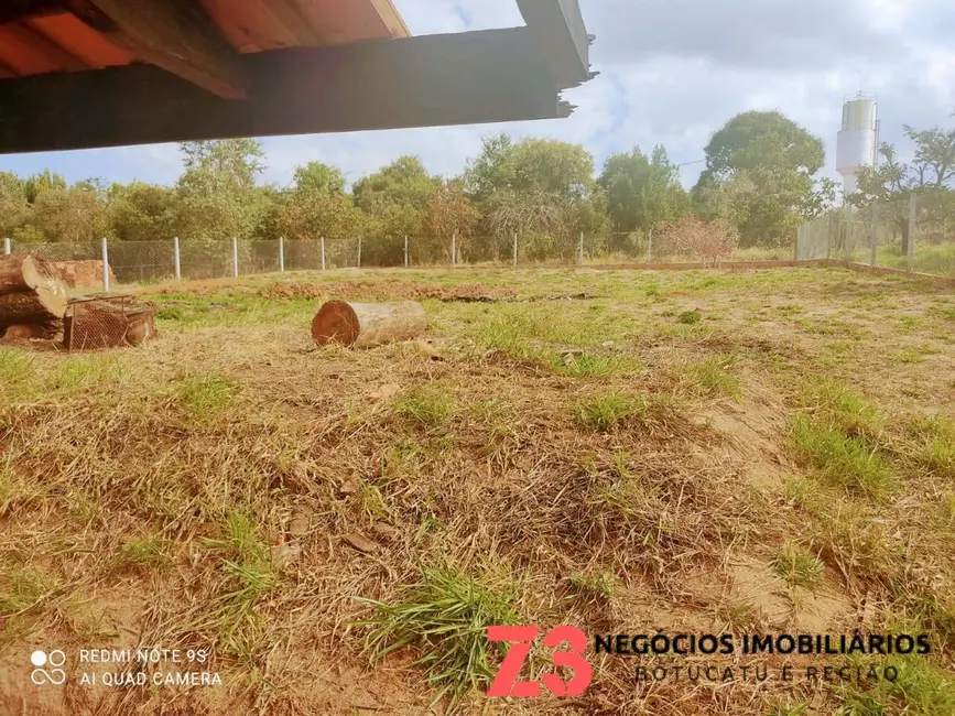 Foto 2 de Chácara com 3 quartos à venda, 1000m2 em Botucatu - SP