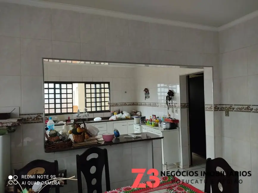 Foto 4 de Casa com 3 quartos à venda, 300m2 em Jardim Bom Pastor, Botucatu - SP