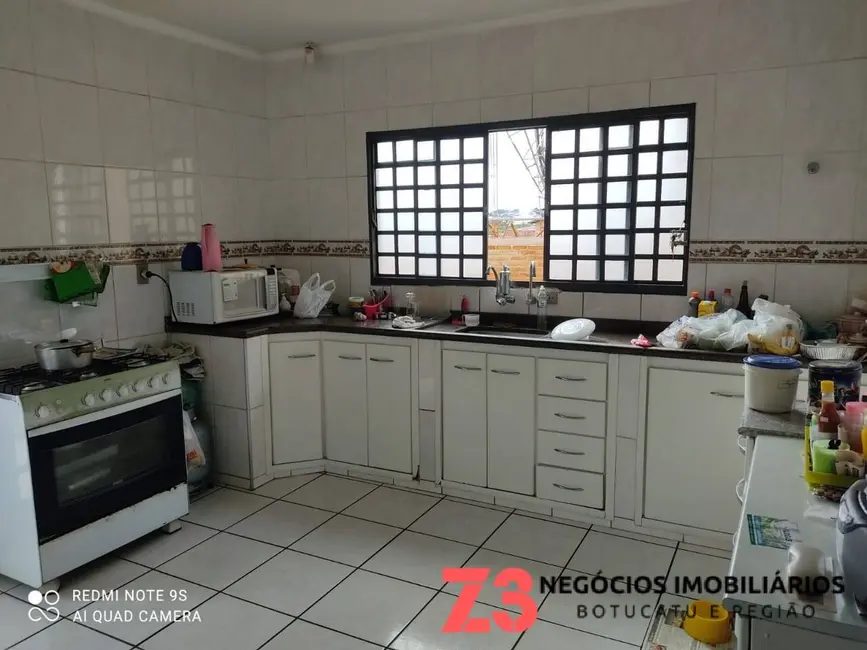 Foto 3 de Casa com 3 quartos à venda, 300m2 em Jardim Bom Pastor, Botucatu - SP