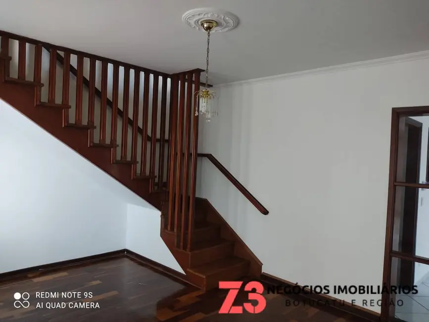 Foto 8 de Sobrado com 3 quartos à venda, 350m2 em Jardim Paraíso, Botucatu - SP