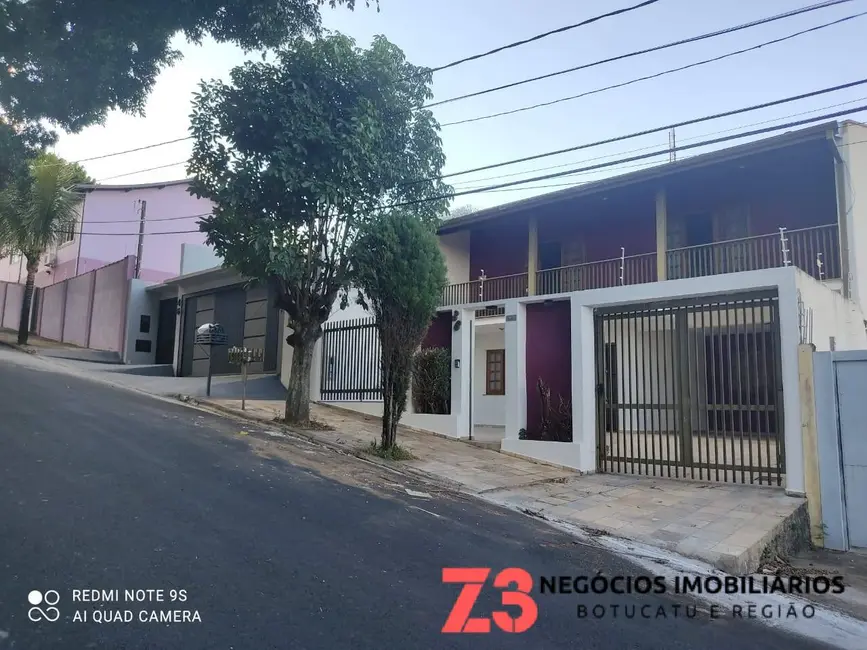 Foto 3 de Sobrado com 3 quartos à venda, 350m2 em Jardim Paraíso, Botucatu - SP