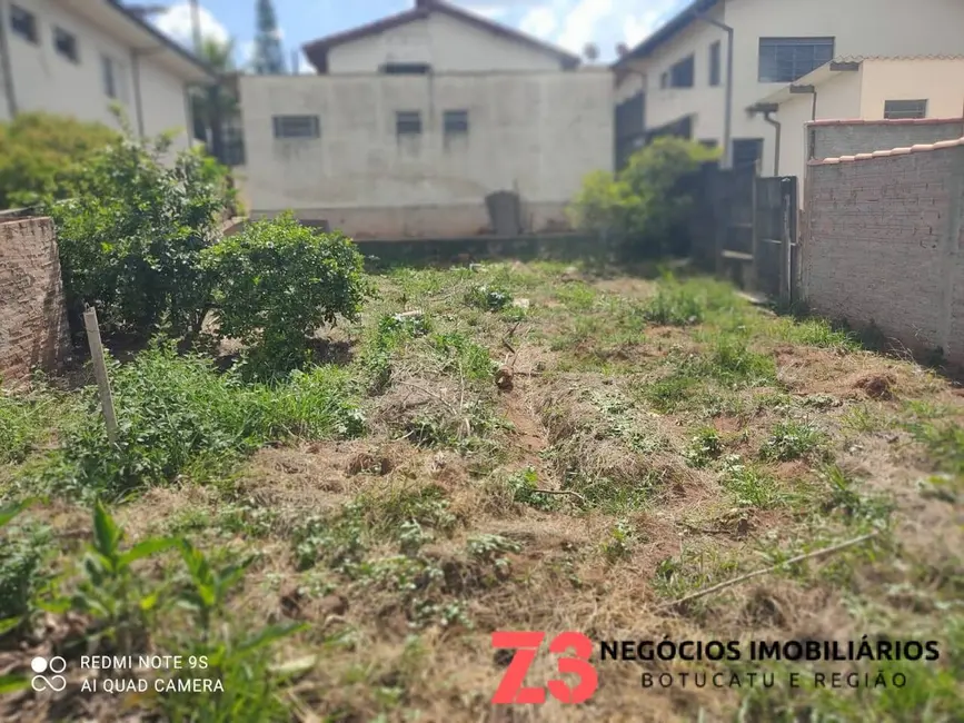 Foto 1 de Terreno / Lote à venda, 520m2 em Centro, Botucatu - SP