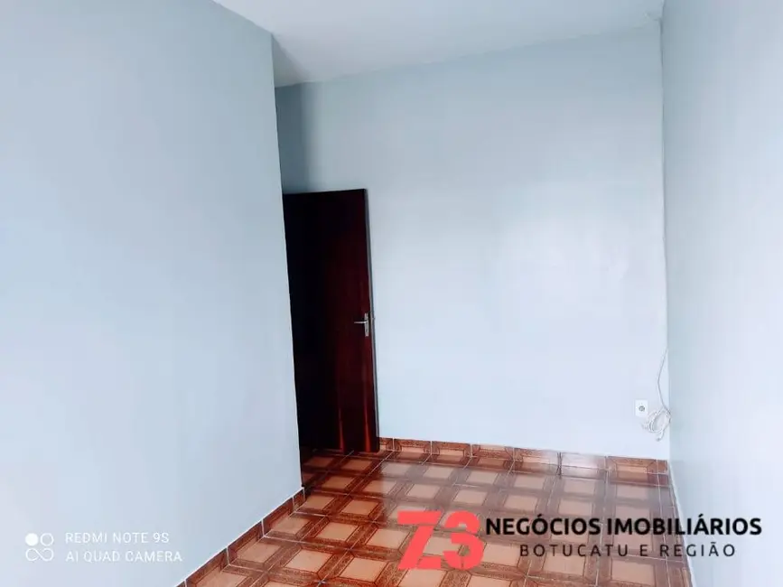 Foto 9 de Sobrado com 4 quartos à venda em Botucatu - SP