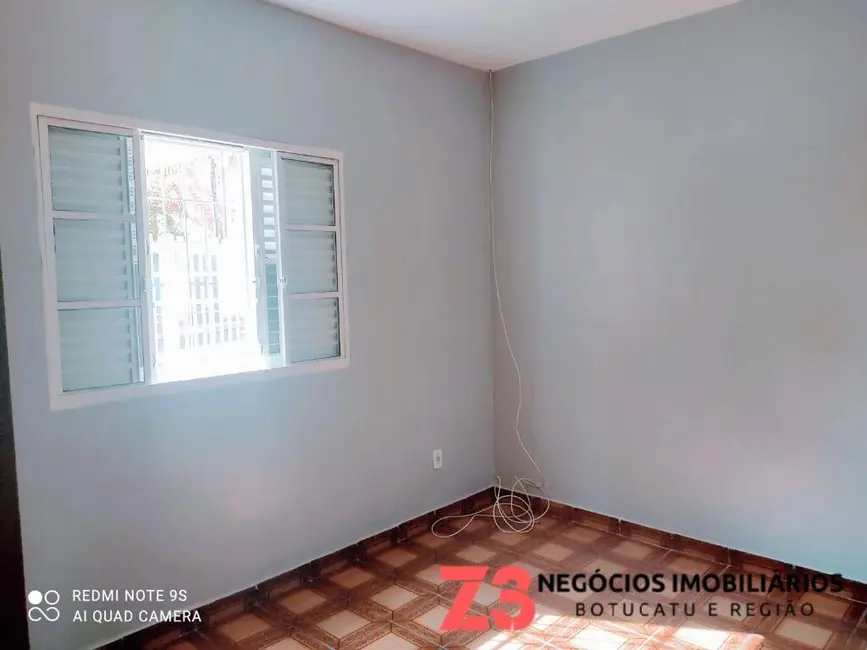 Foto 4 de Sobrado com 4 quartos à venda em Botucatu - SP