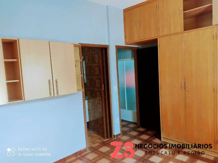 Foto 6 de Sobrado com 4 quartos à venda em Botucatu - SP