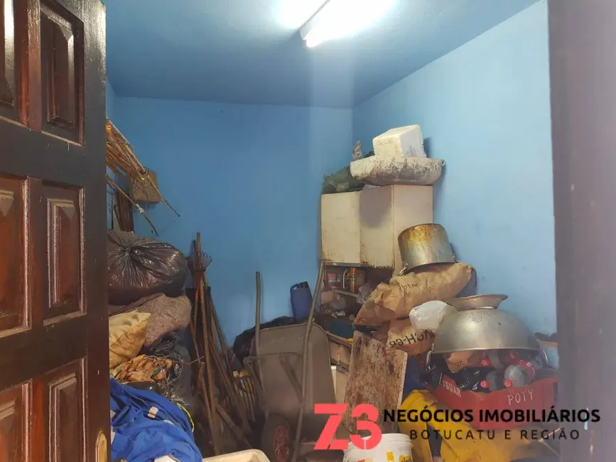 Foto 9 de Casa com 2 quartos à venda, 189m2 em Botucatu - SP