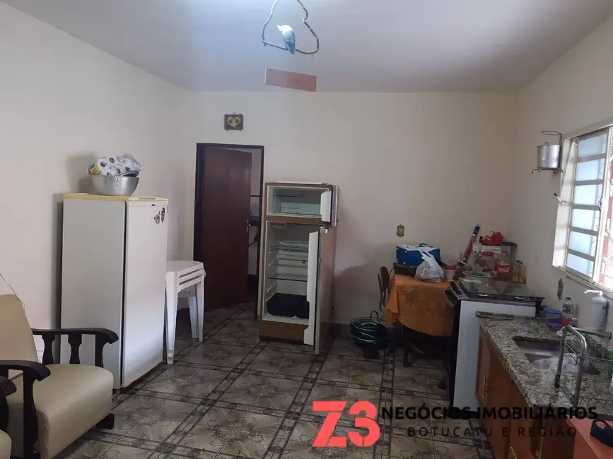 Foto 3 de Casa com 2 quartos à venda, 189m2 em Botucatu - SP